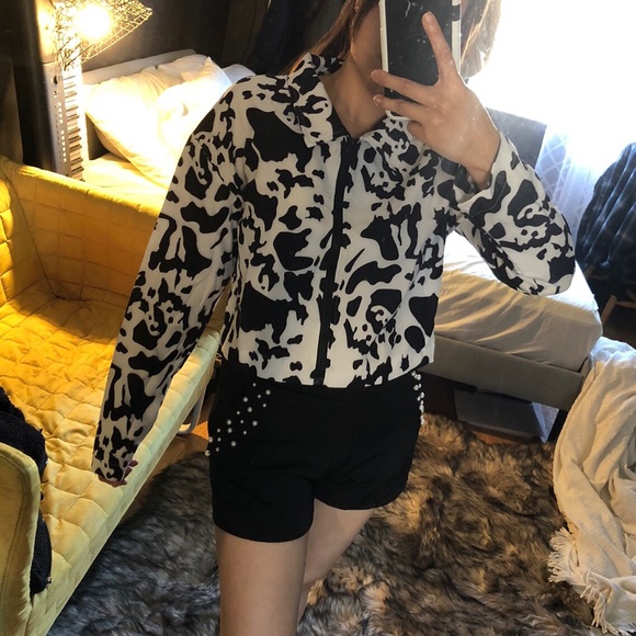cow print collared cropped jacket - Picture 4 of 4